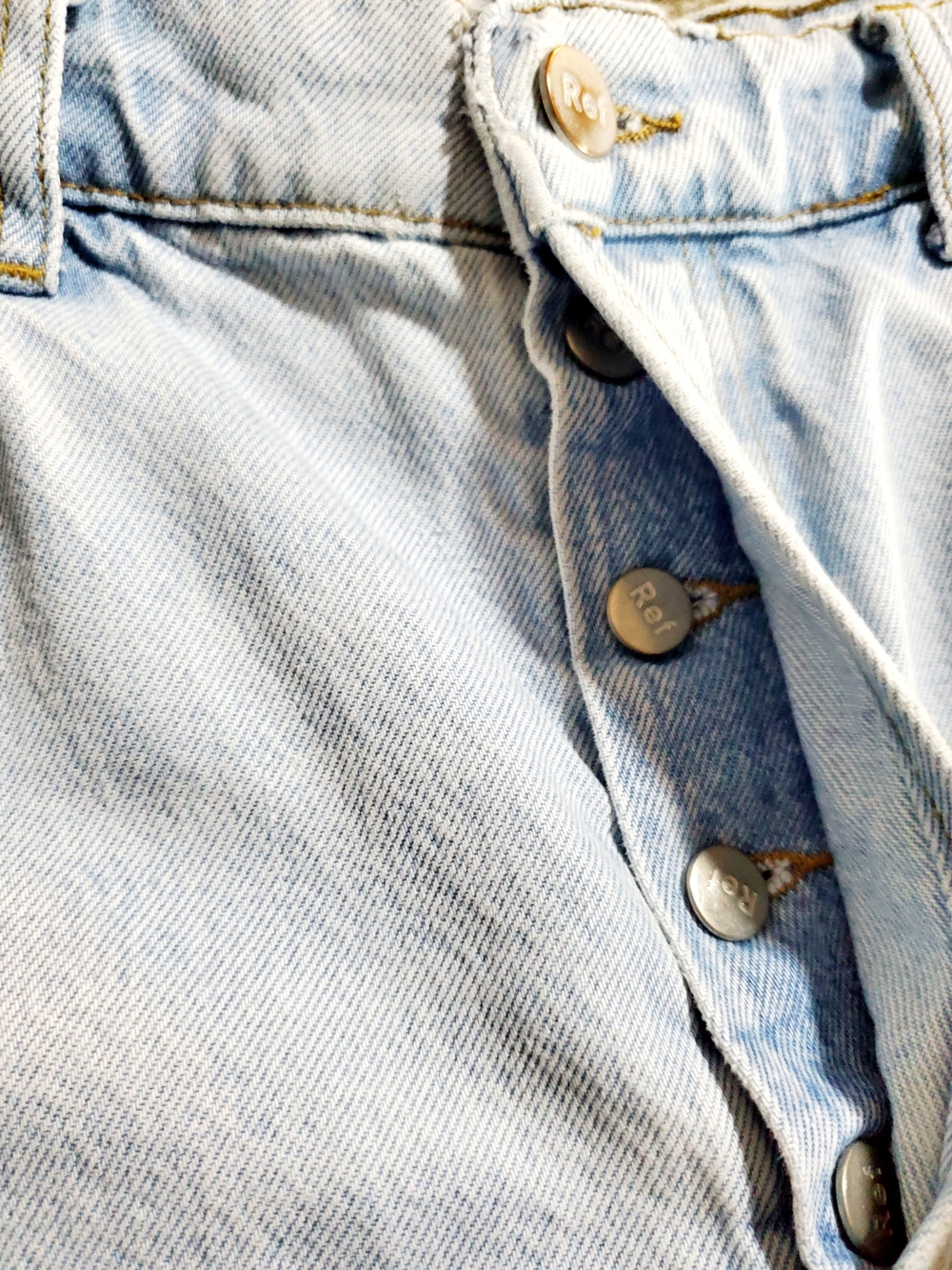 Reformation Denim Shorts Size 30 Light Wash Frayed Hem Button Fly Coastal  Boho - Picture 4 of 11